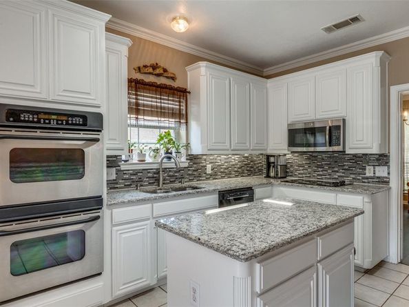 701  Parkhill Drive , Mansfield Texas 76063