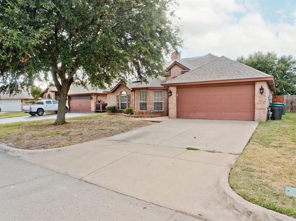 7525  Juliet Lane , Fort Worth Texas 76137