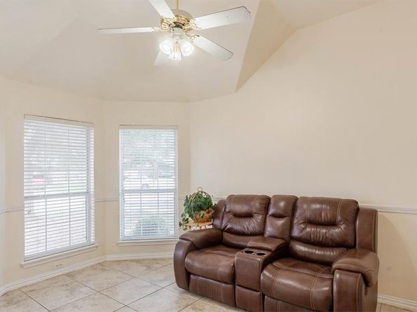 7525  Juliet Lane , Fort Worth Texas 76137