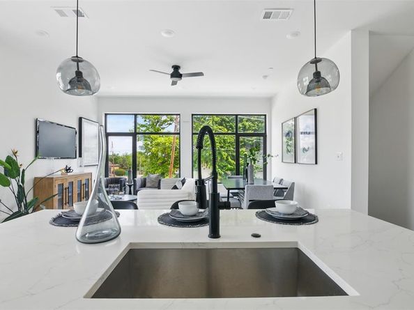 430 E 8th   105, Dallas Texas 75203