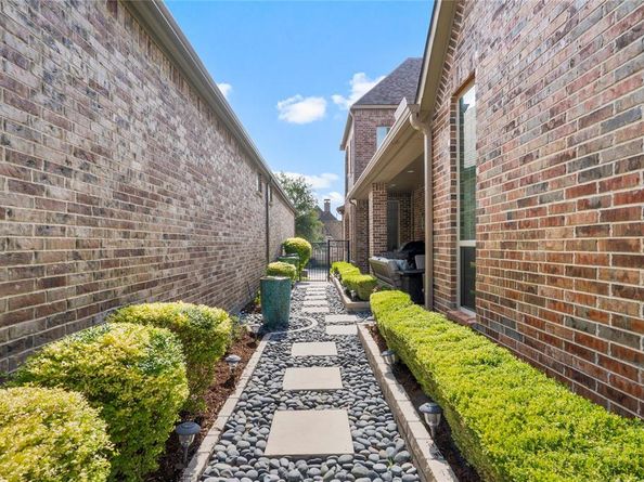 640  The Lakes Boulevard , Lewisville Texas 75056