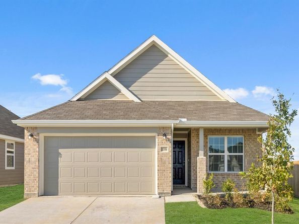 1104  Runway Road , Fort Worth Texas 76131