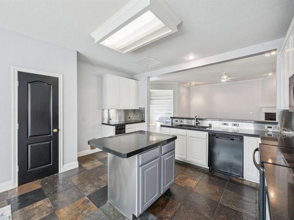1603  Briarhollow Court , Allen Texas 75002
