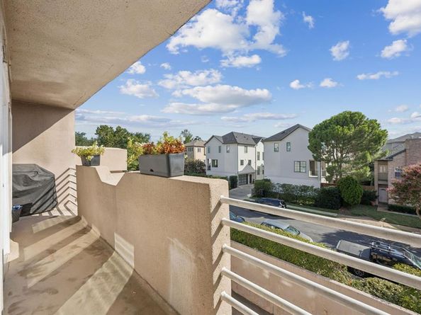 4040  Avondale Avenue  308, Dallas Texas 75219