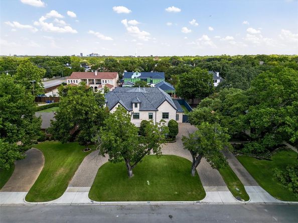 6019  Prestonshire Lane , Dallas Texas 75225