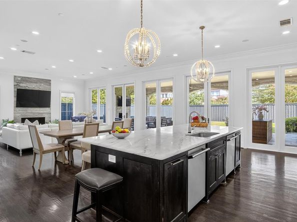 6019  Prestonshire Lane , Dallas Texas 75225