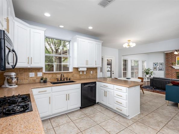 2204  Turtle Cove , Flower Mound Texas 75028