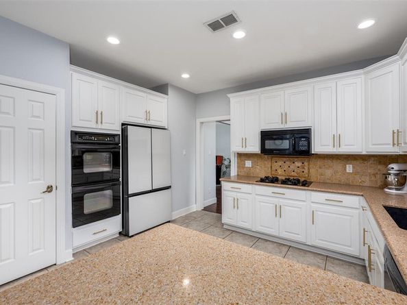 2204  Turtle Cove , Flower Mound Texas 75028