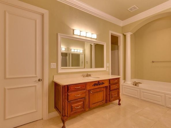 566  Rockingham Drive , Irving Texas 75063