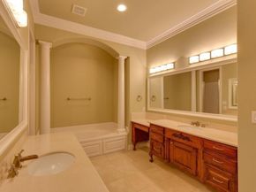 566  Rockingham Drive , Irving Texas 75063