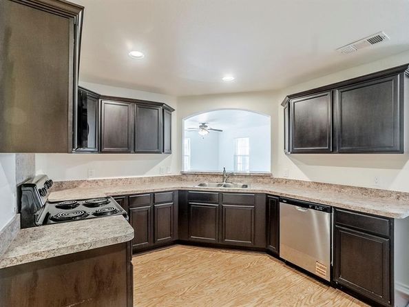 644  Mission Lane , Lancaster Texas 75146