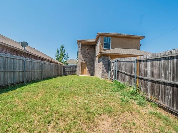 644  Mission Lane , Lancaster Texas 75146