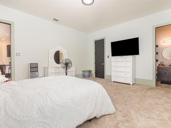 1031  Mallard Pointe Drive , Grand Prairie Texas 75104
