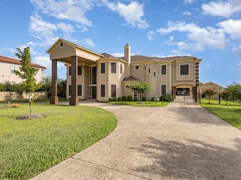 1031  Mallard Pointe Drive 