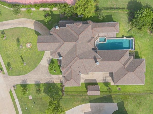 1031  Mallard Pointe Drive , Grand Prairie Texas 75104