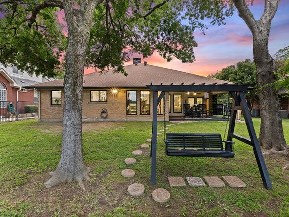 6110  Turnberry Drive , Garland Texas 75044
