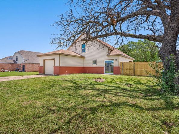 10203  Glen Vista Drive , Dallas Texas 75217