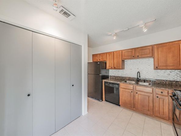 5300  Keller Springs Road  1095, Dallas Texas 75248