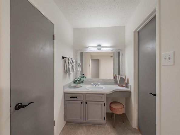 5300  Keller Springs Road  1095, Dallas Texas 75248