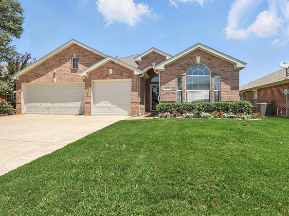 1637  Nightingale Lane , Corinth Texas 76210