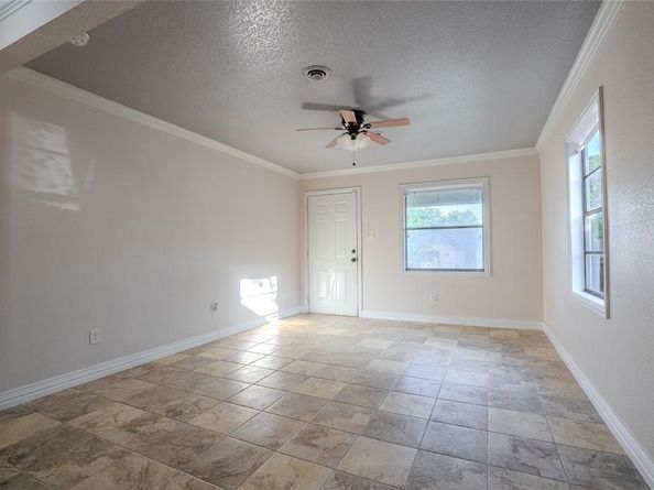 1109  Colvin Street , Fort Worth Texas 76104