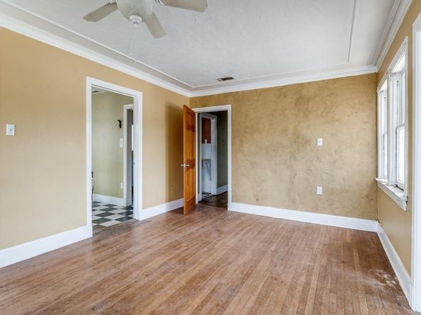 5832  Live Oak Street , Dallas Texas 75214