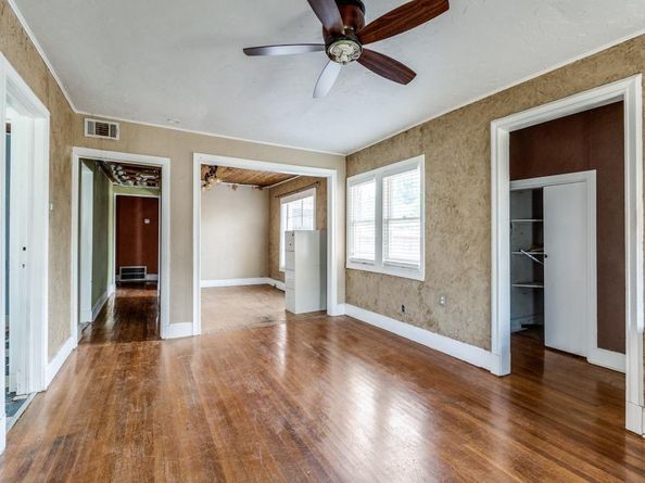 5832  Live Oak Street , Dallas Texas 75214
