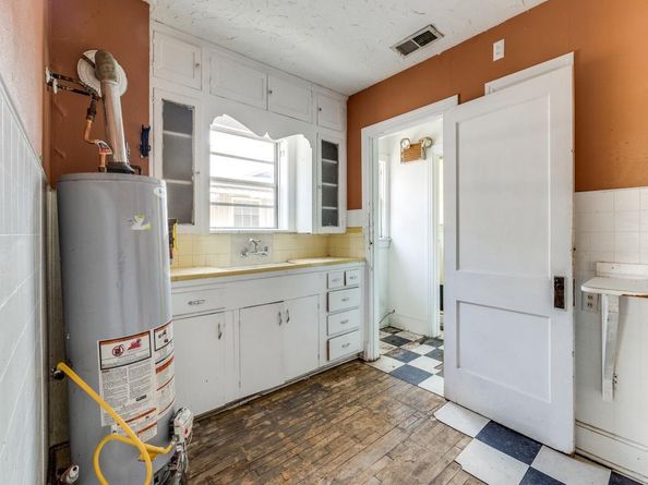 5832  Live Oak Street , Dallas Texas 75214
