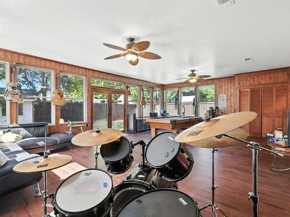 2223  Dennis Street , Irving Texas 75062