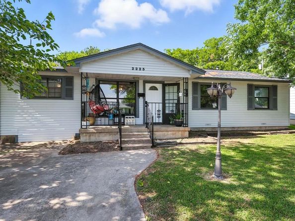 2223  Dennis Street , Irving Texas 75062
