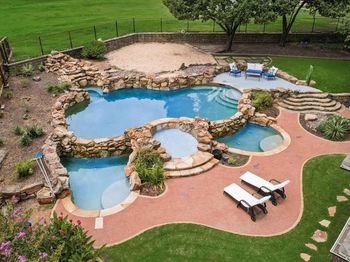 1308  Lakewood Drive 