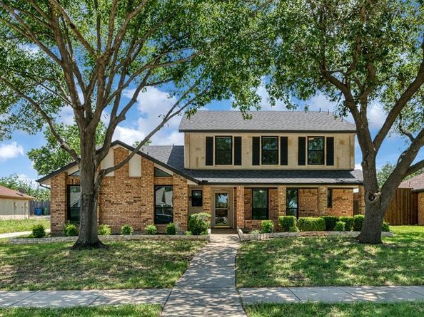 1606  Clarendon Drive , Lewisville Texas 75067