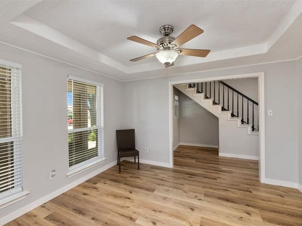 1606  Clarendon Drive , Lewisville Texas 75067