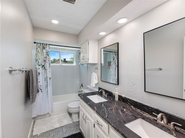 1606  Clarendon Drive , Lewisville Texas 75067