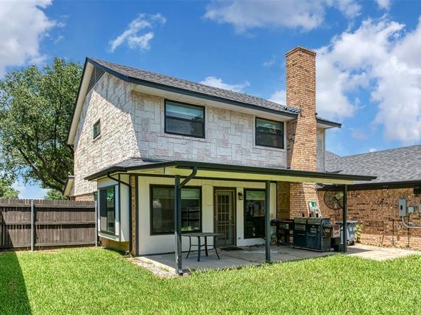 1606  Clarendon Drive , Lewisville Texas 75067