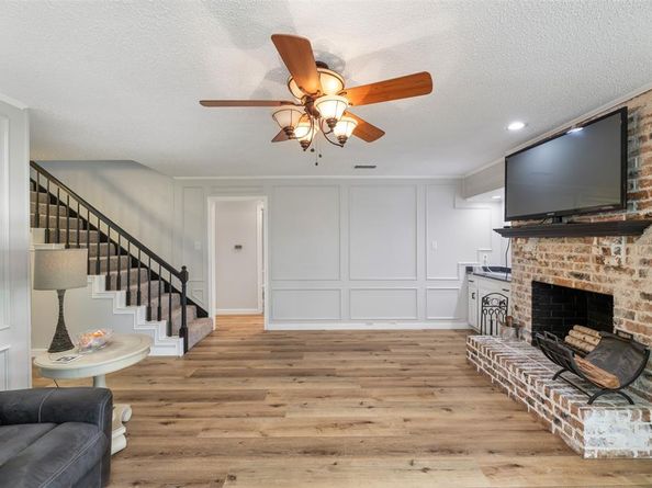 1606  Clarendon Drive , Lewisville Texas 75067