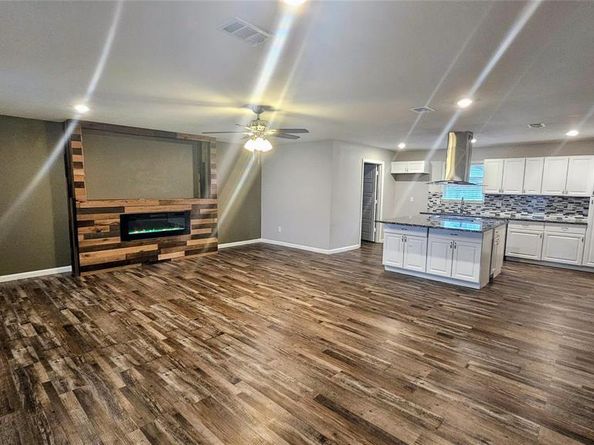 4829 S Riverside Drive , Fort Worth Texas 76119