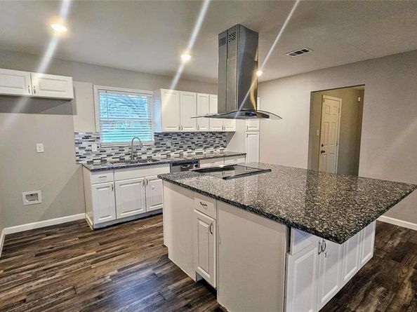 4829 S Riverside Drive , Fort Worth Texas 76119
