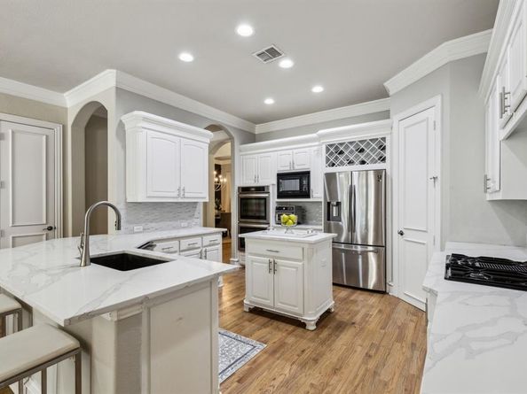 2605  Queen Elizabeth Boulevard , Lewisville Texas 75056