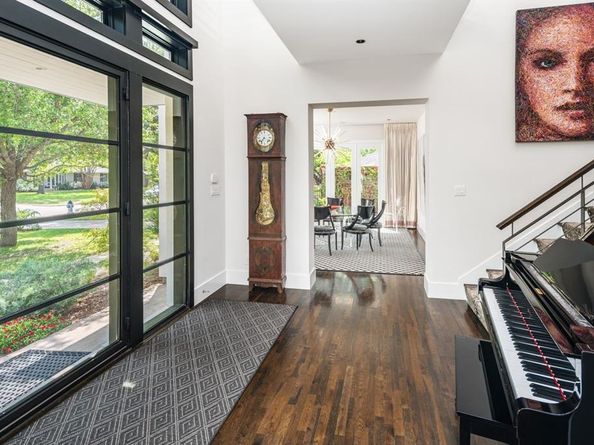 5811  Meletio Lane , Dallas Texas 75230
