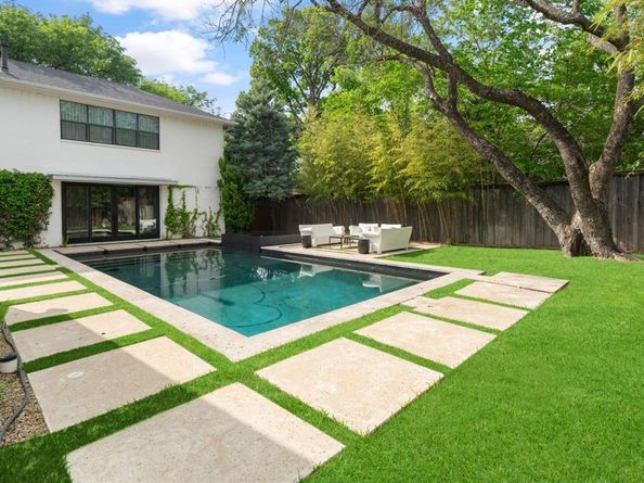5811  Meletio Lane , Dallas Texas 75230