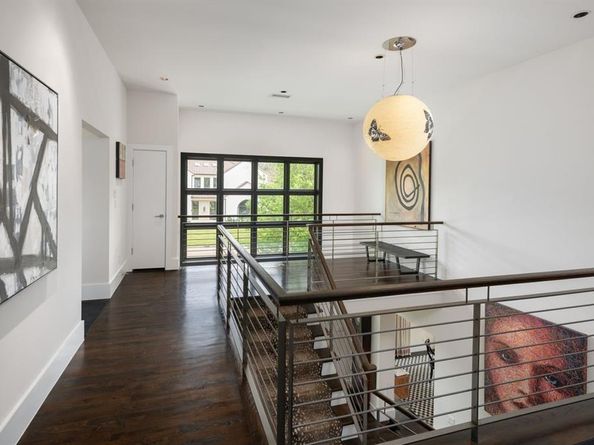 5811  Meletio Lane , Dallas Texas 75230