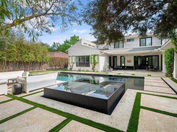 5811  Meletio Lane , Dallas Texas 75230
