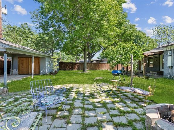 1423  Oriole Lane , Garland Texas 75042