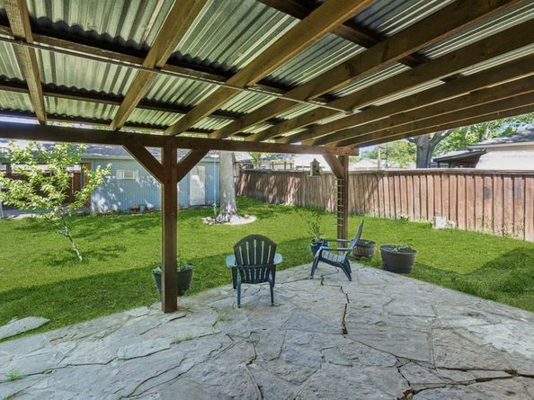 1423  Oriole Lane , Garland Texas 75042