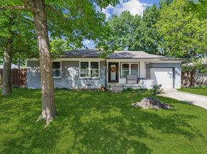 1423  Oriole Lane , Garland Texas 75042