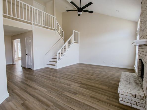 5114  Creek Valley Drive , Arlington Texas 76018