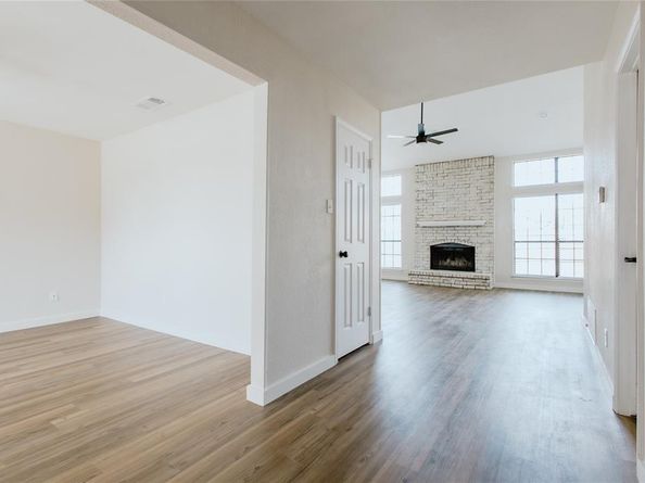 5114  Creek Valley Drive , Arlington Texas 76018