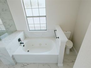 5114  Creek Valley Drive , Arlington Texas 76018