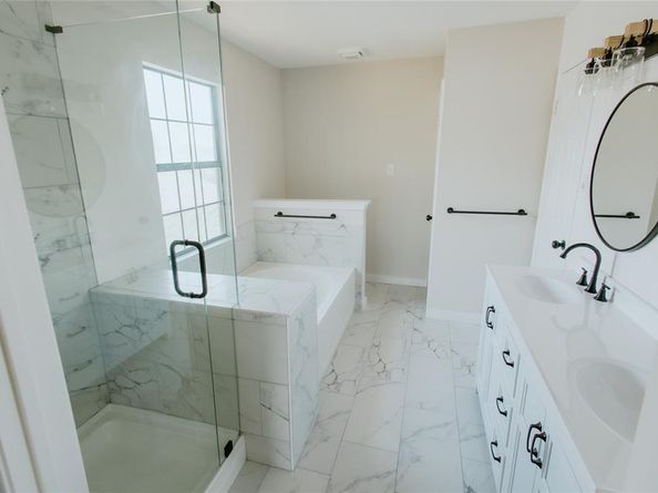 5114  Creek Valley Drive , Arlington Texas 76018